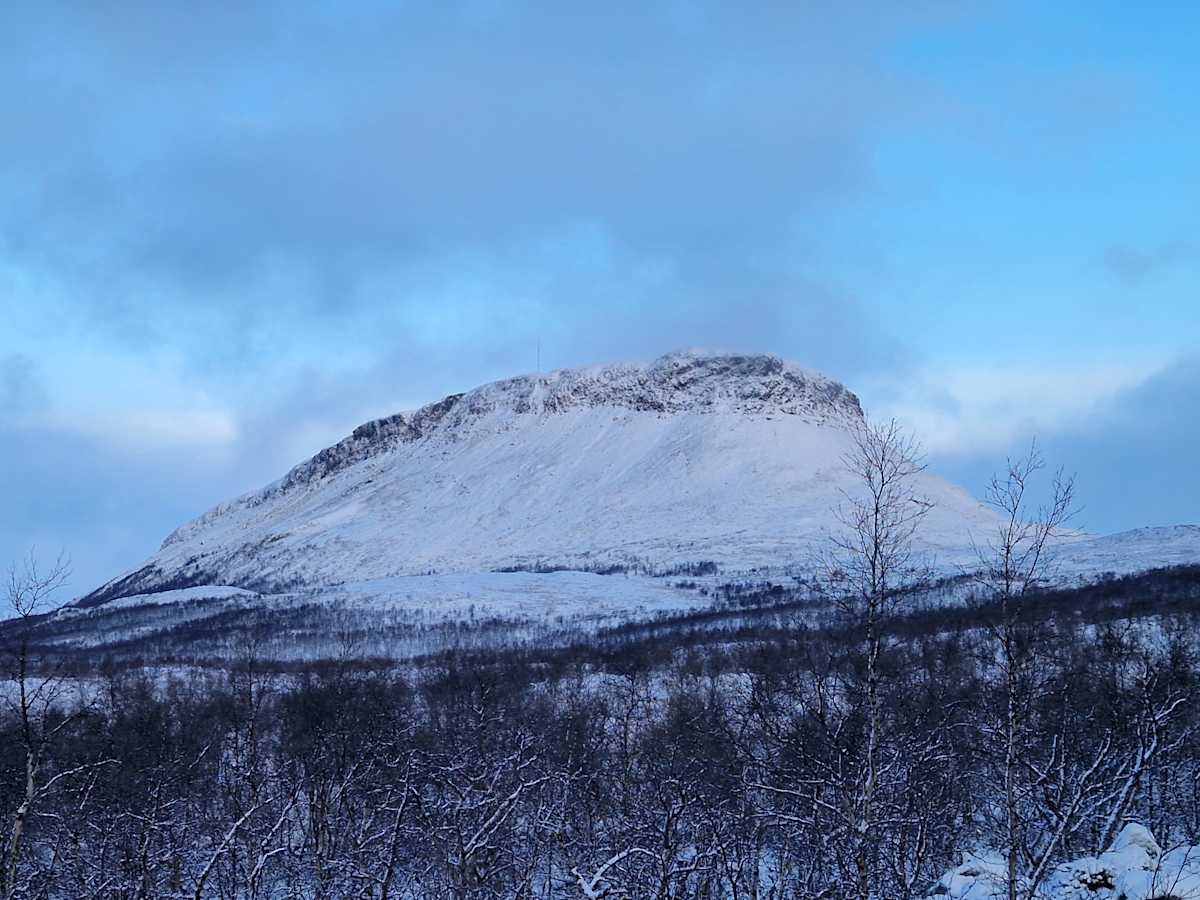 Ensilumi satoi Kilpisjärvelle