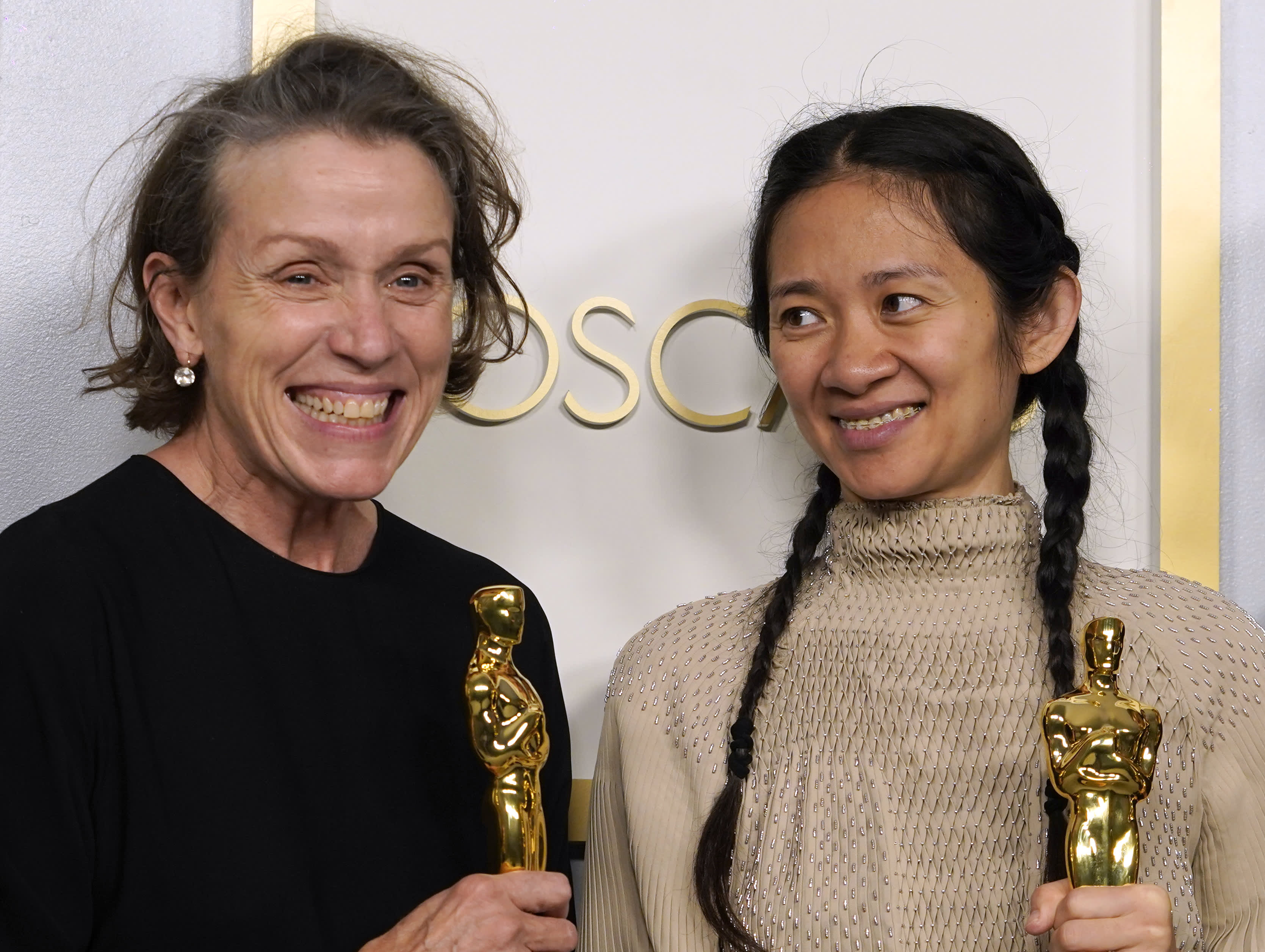 Frances McDormand kiittää ja ulvoo puheessaan Oscar-gaalassa