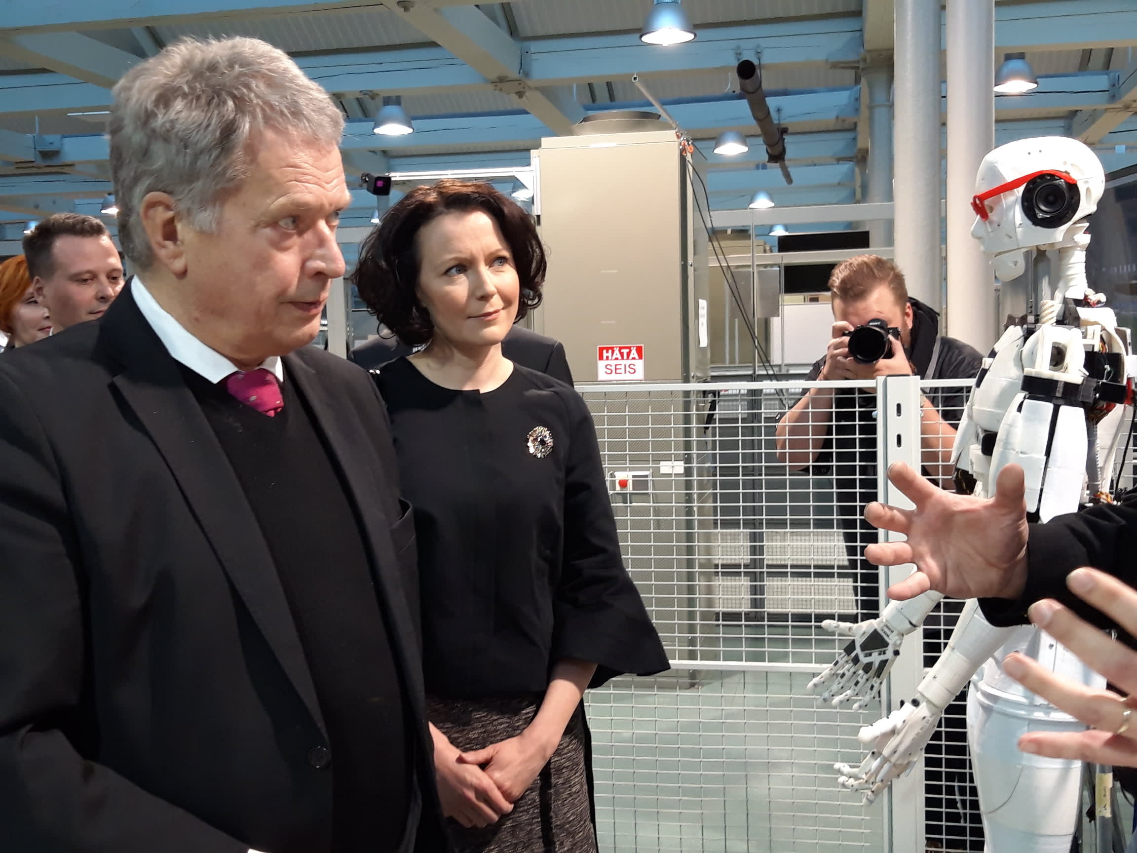 Tasavallan presidentti Sauli Niinistölle ja rouva Jenni Haukiolle esiteltiin Technobotnialla muun muassa robottiteknologiaa ja 3D-tulostamista.