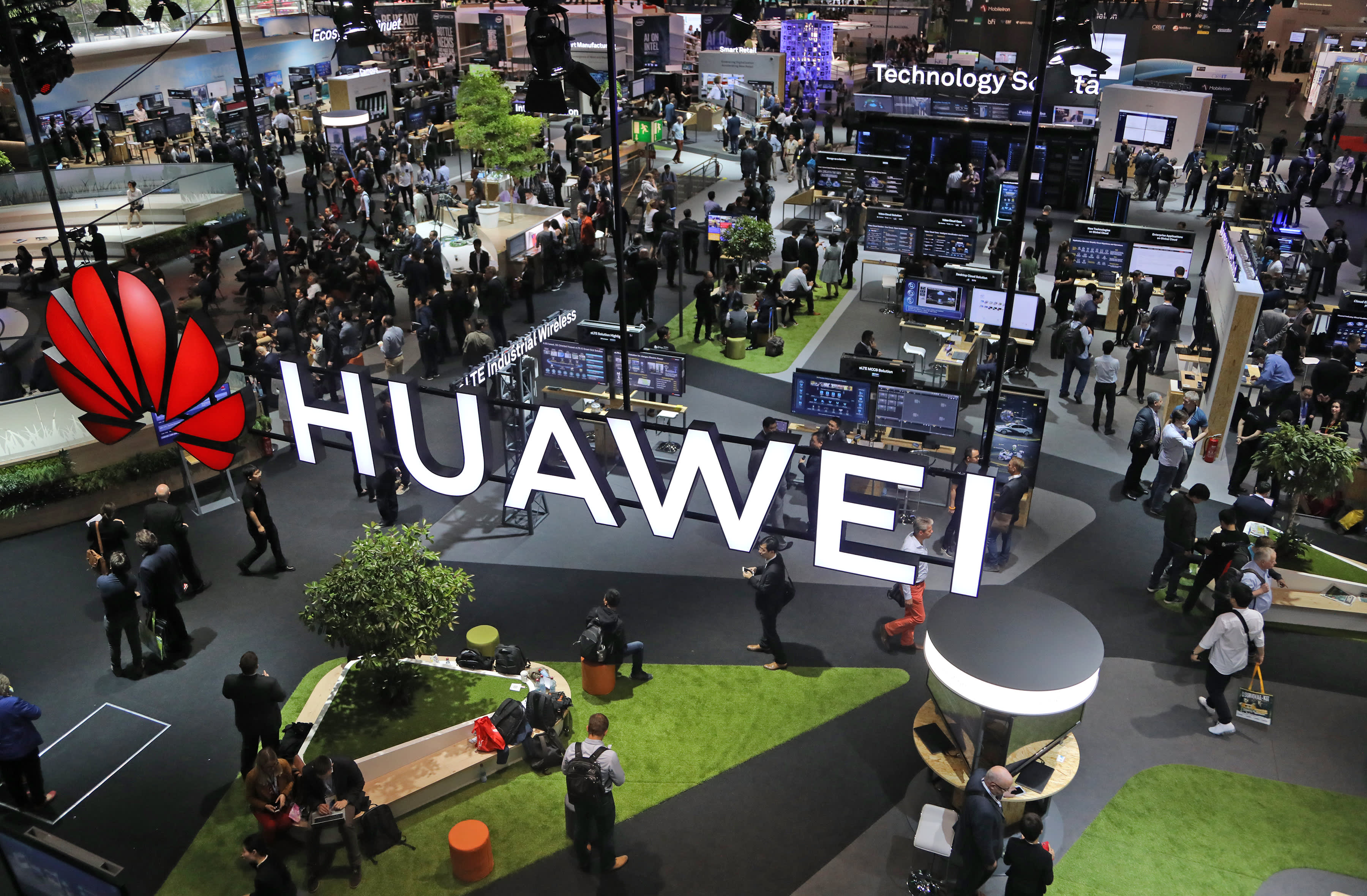 Huawei on 5G-verkon rakentamiseen tarvittavien komponenttien johtava toimittaja. Kuva Hannoverin tietotekniikkamessuilta kesäkuulta 2018.