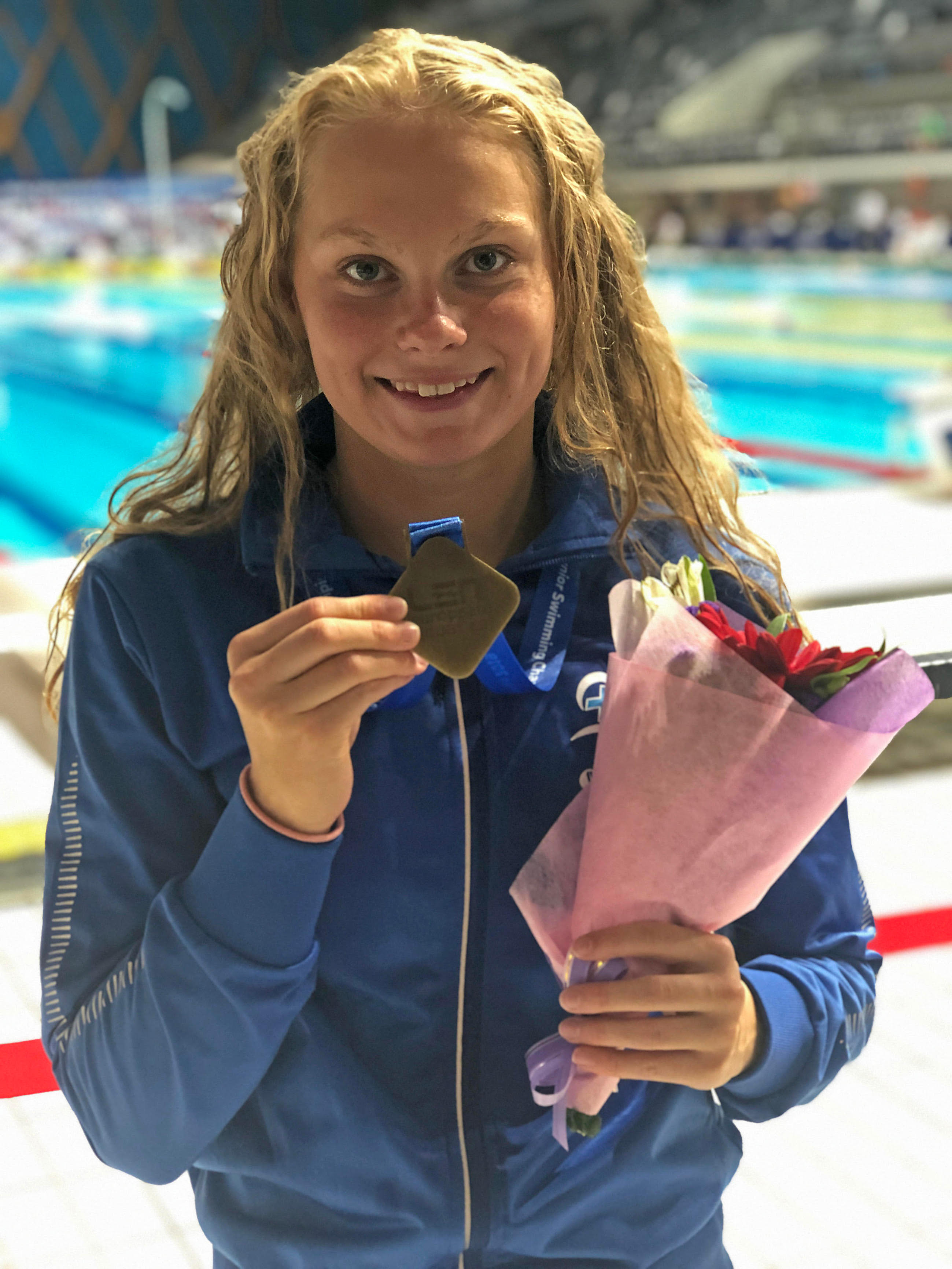 Laura Lahtinen sai nappiuinnilla nuorten EM-pronssia 200 metrin perhosessa.