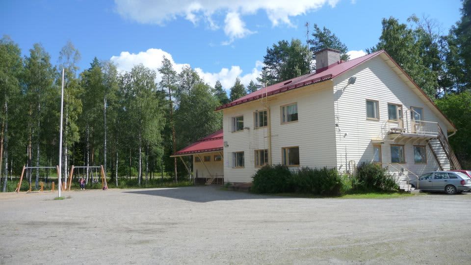 Kemppaanmäen koulu Syvänniemellä.