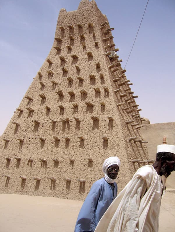 Sidi Yahya -moskeijan minaretti Timbuktussa. Timbuktu on yksi UNESCOn maailmanperintökohteista.