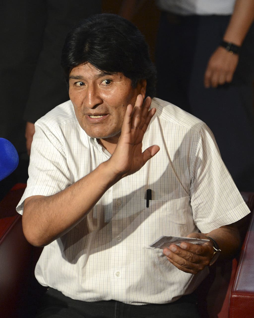 Bolivian presidentti Evo Morales median haastattelema Wienin lentokentällä 3. heinäkuuta 2013.