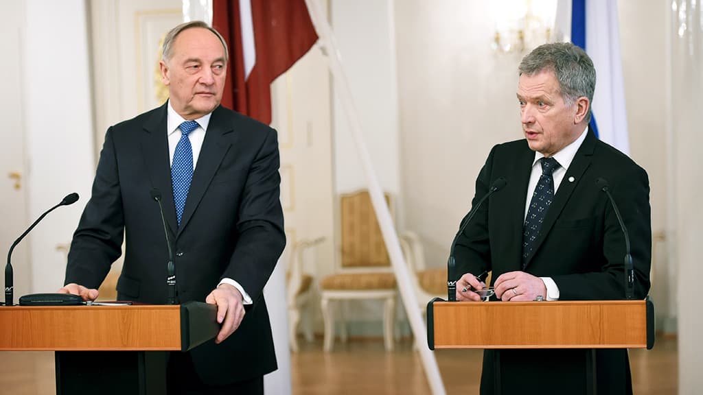 Latvian presidentti Andris Bērziņš ja presidentti Sauli Niinistö.