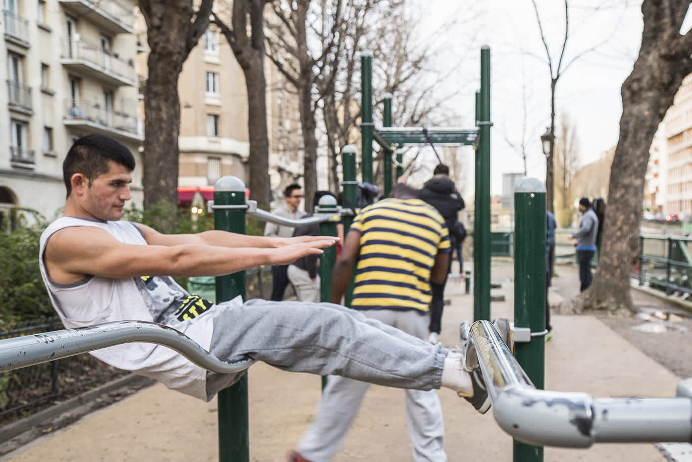 Isot lihakset ovat Pariisissakin nykyään muotia - ainakin nuorilla miehillä.