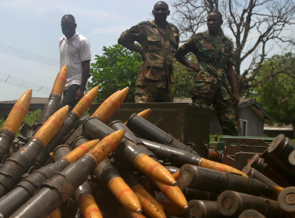 Nigerian armeija esitteli kapinallisten aseita