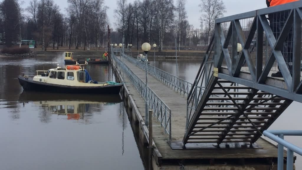 Taavi-silta asennettiin paikoilleen Porissa 12.4.2017