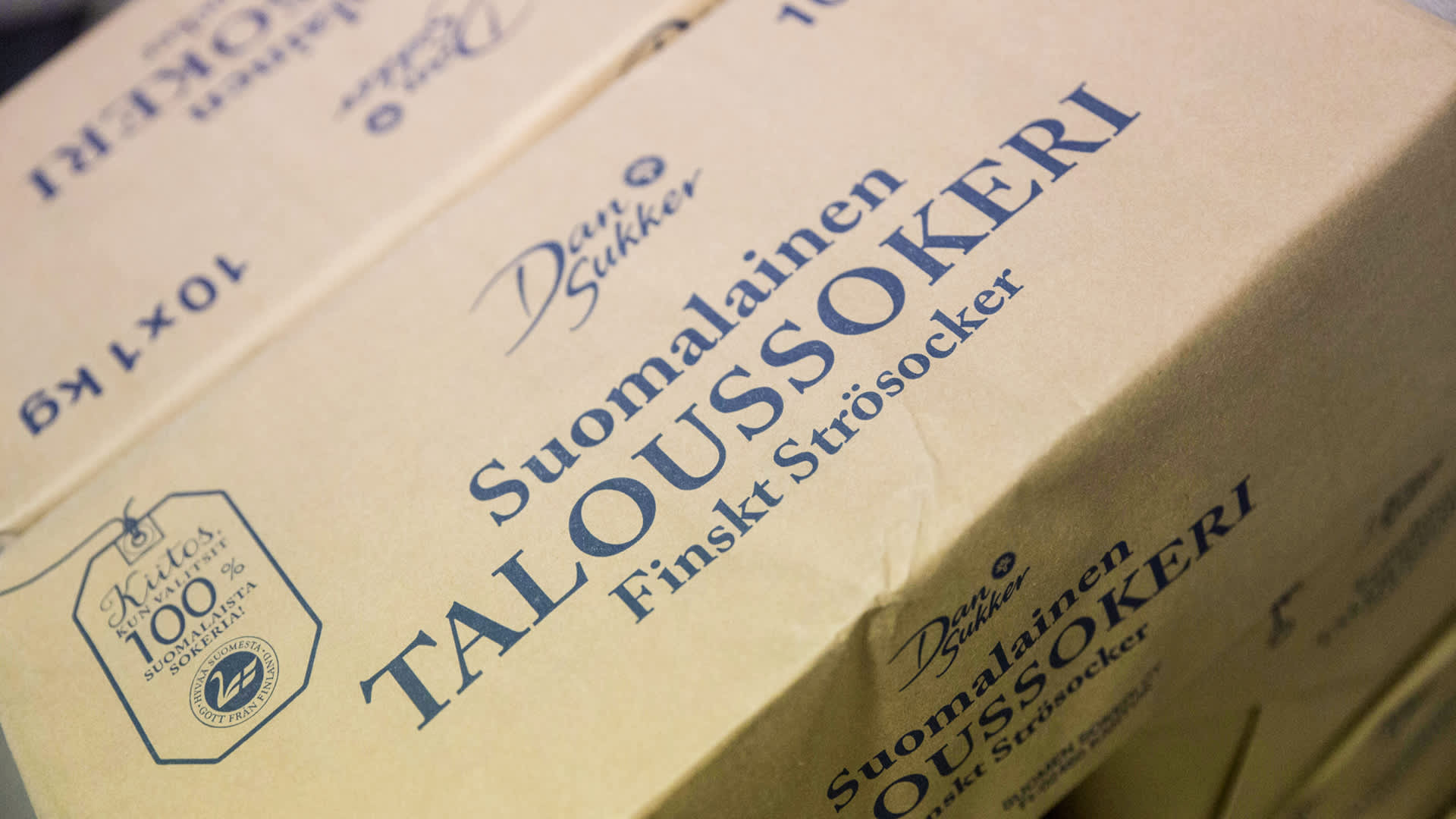 Suomalainen taloussokeri -pakkaus lähikuvassa.