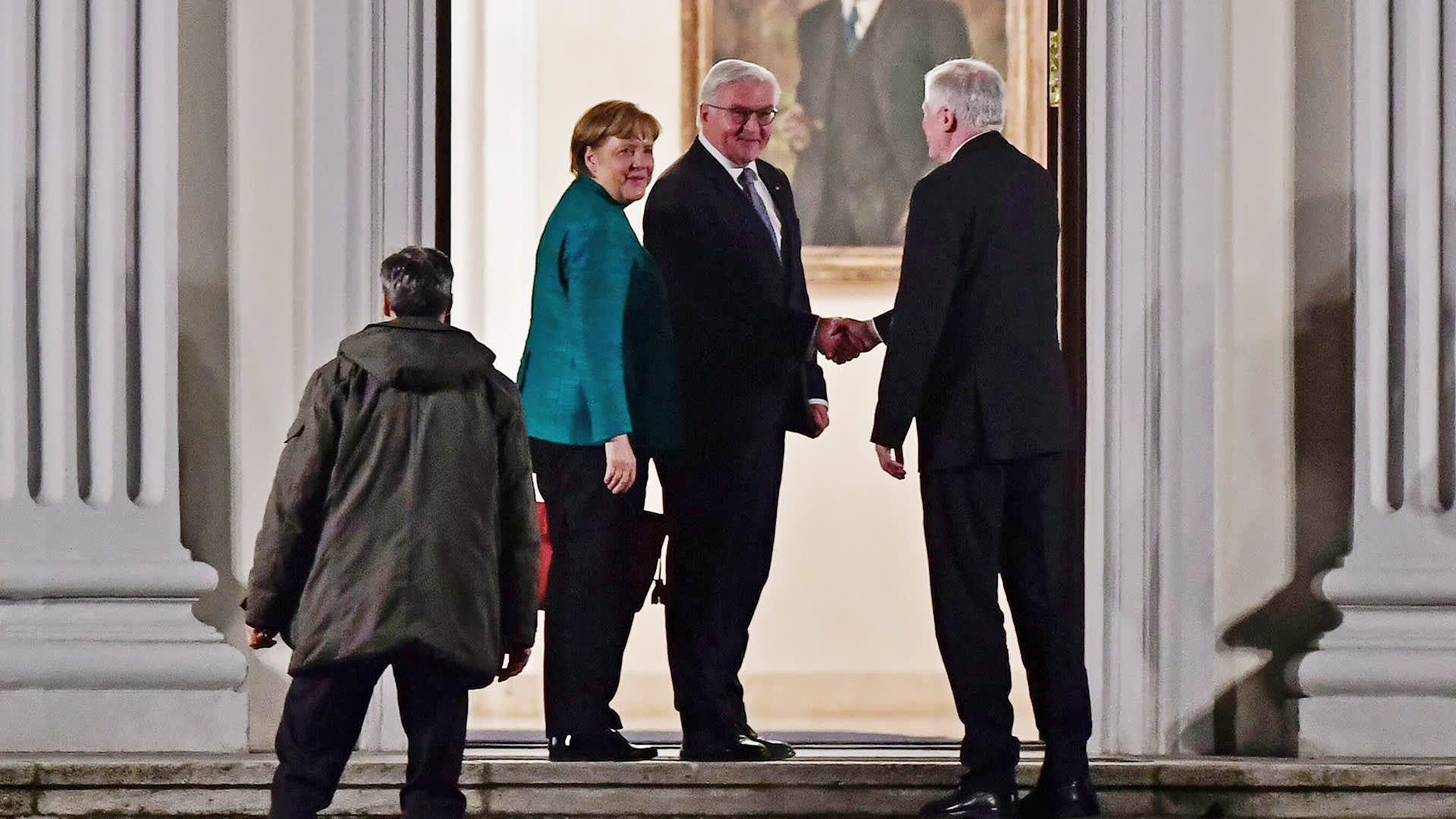 Merkel, Steinmeier ja Seehofer.
