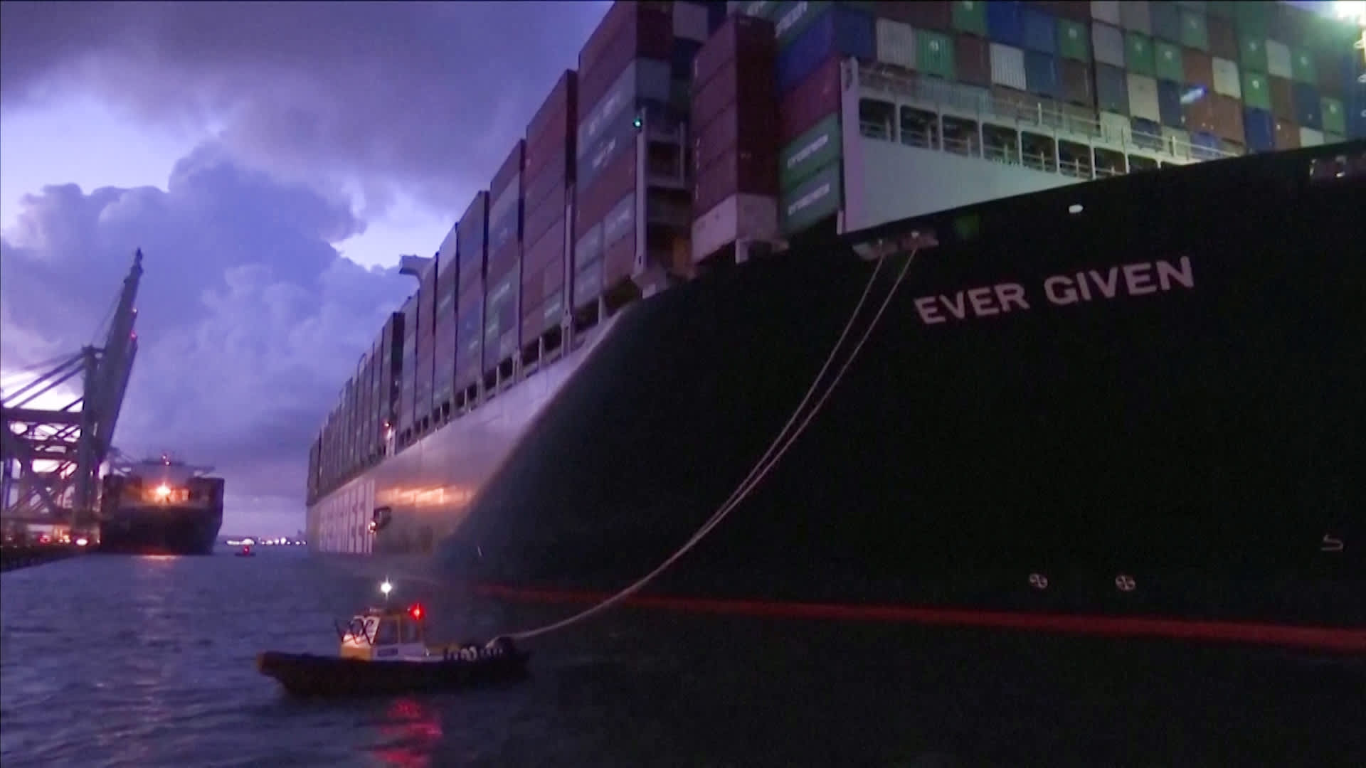 Suezin kanavan tukkinut konttialus Ever Given saapui perille Rotterdamiin