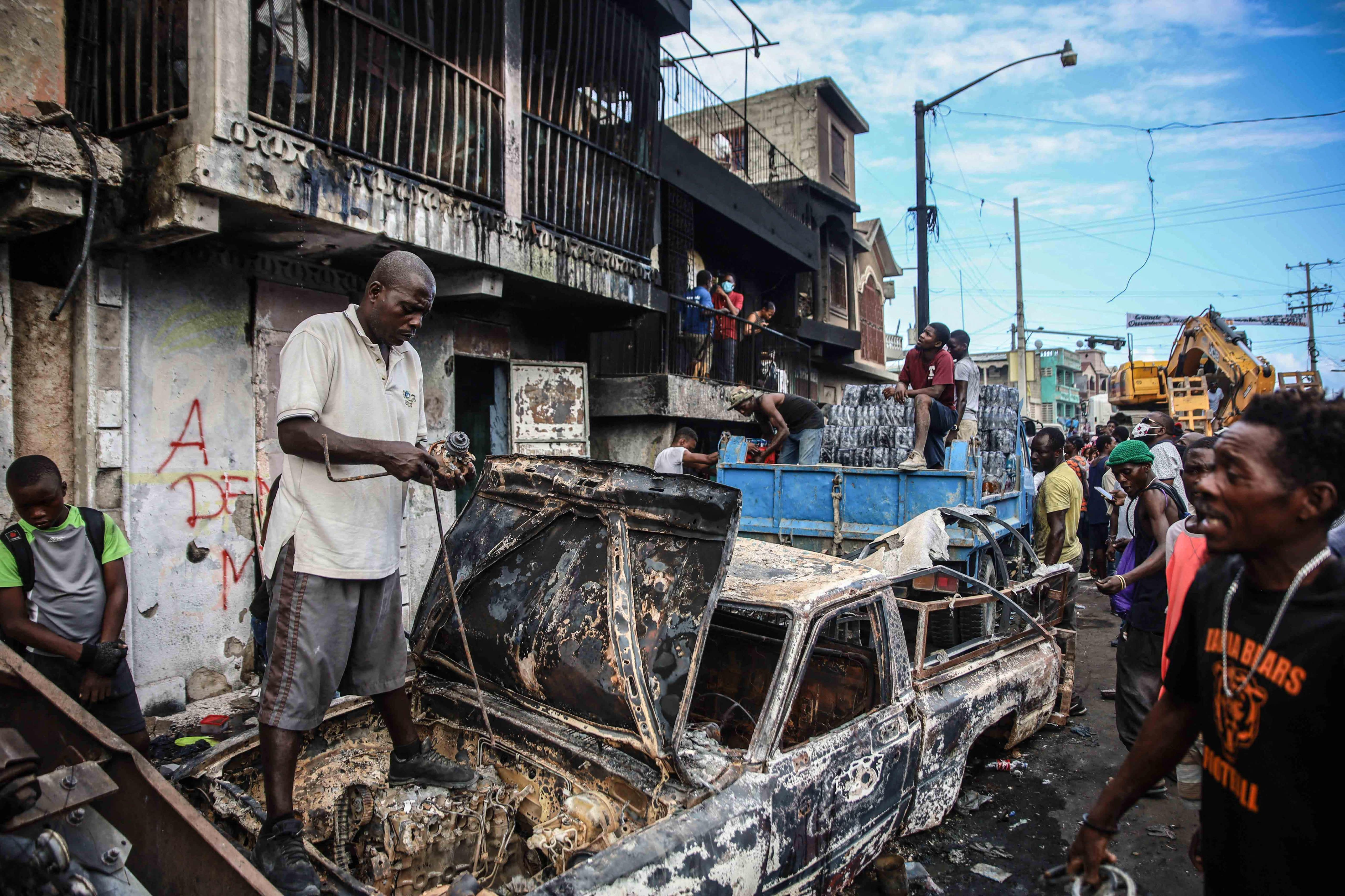 Polttoainetta kuljettanut säiliöauto räjähti tiistaiaamuna Haitissa