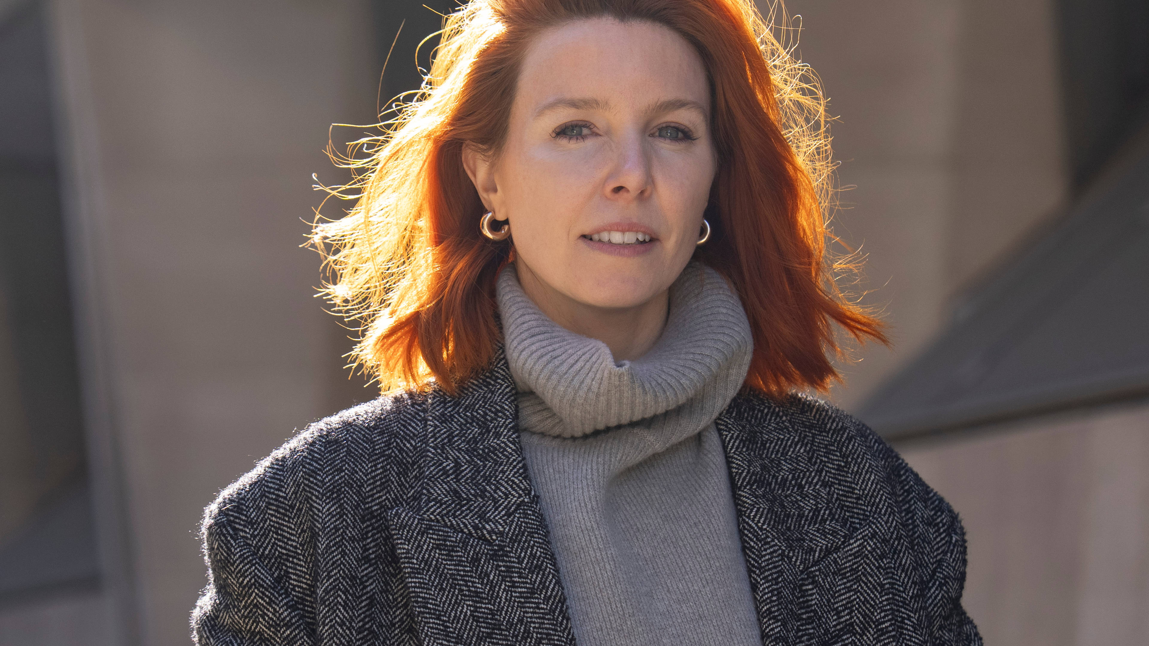 Stacey Dooley: Raiskausoikeudenkäynti | Yle Areena