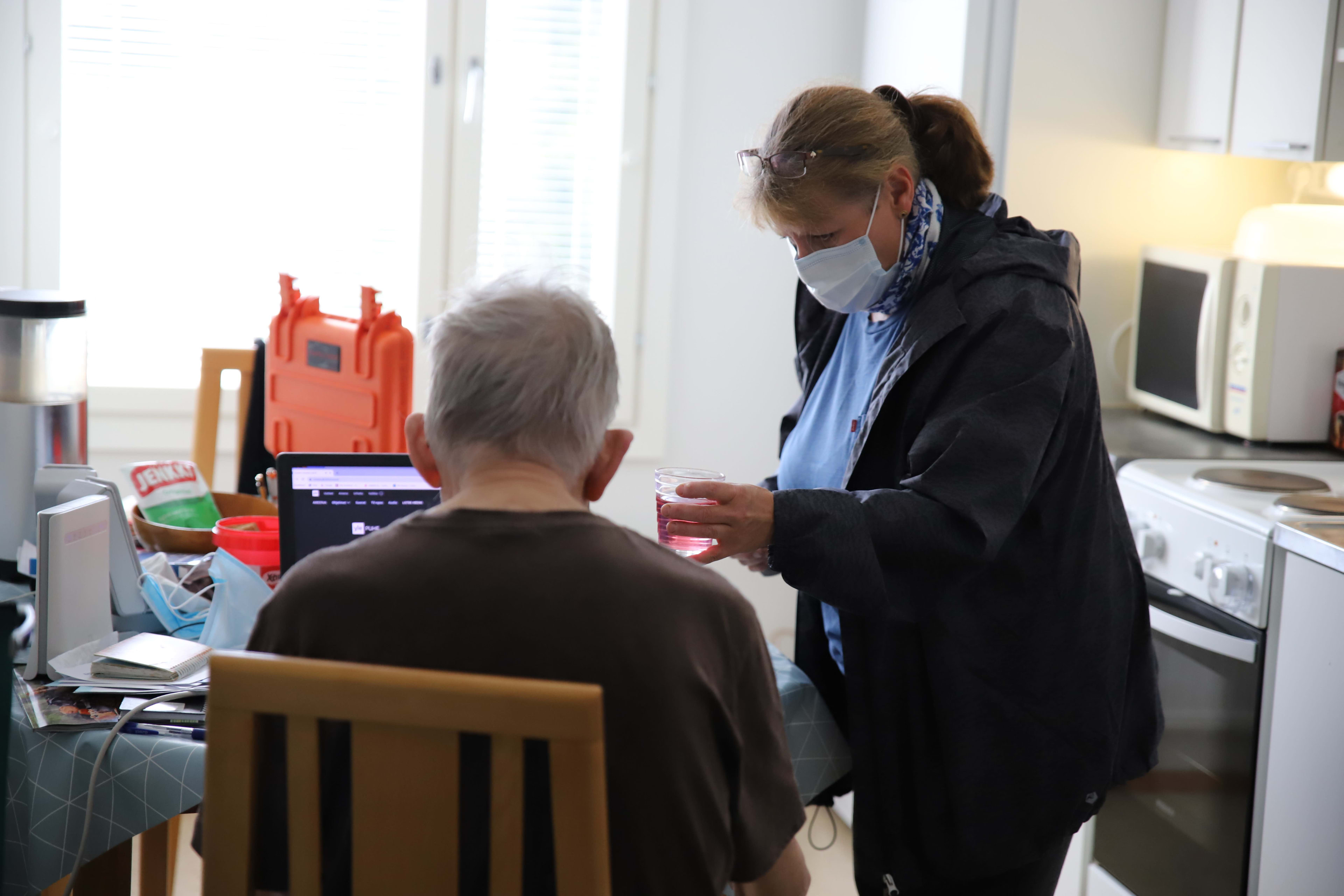 Miten Vanhusten Kotihoito Ja Asumispalvelut Muuttuvat? | Yle Uutiset ...