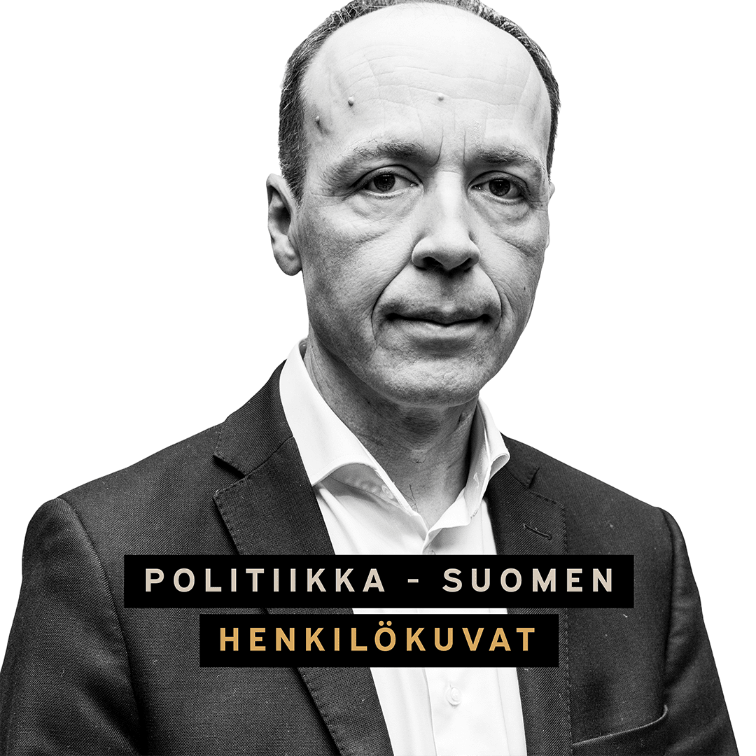 halla-aho-it-rajalle-paleltuvat-turvapaikanhakijat-nyyhkypopulismia