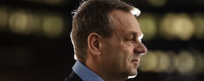 Jan Vapaavuori kuvattiin Ylen Pasilan toimispisteen sisäpihalla 25. marraskuuta 2020.