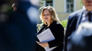 Kuvassa on Krista Kiuru.