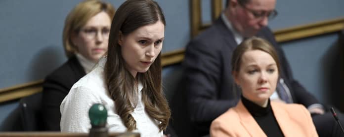 Pääministeri Sanna Marin vastausvuorossa eduskunnan kyselytunnilla.