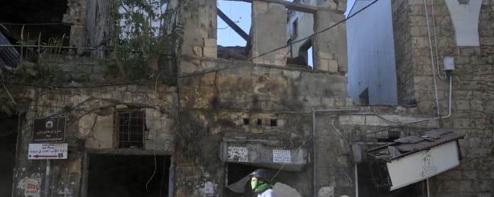 Beirutilaisia koettelee nyt moni asia: räjähdystuhot, korona, talouskriisi ja poliittinen kriisi.