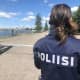 Poliisi eristysnauhan edessä Lahden satamassa 2.7.2020