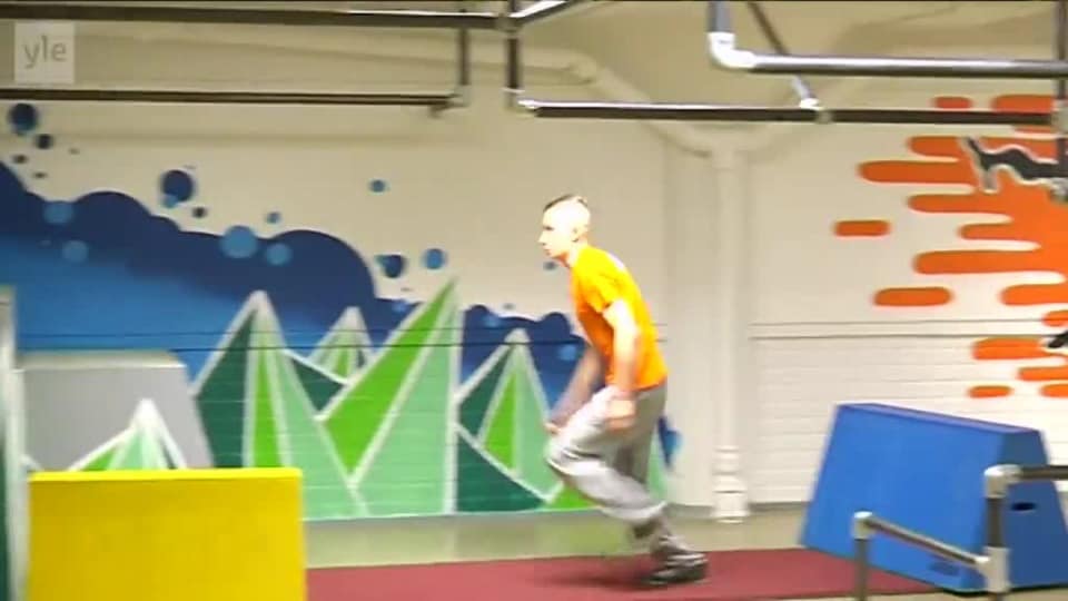 Tasapaino Alkaa Huonontua Jo Nuorena Tunti Parkouria Sai Nelikymppisen Tajuamaan Miten Kehnossa Kunnossa Oli Yle Uutiset Yle Fi