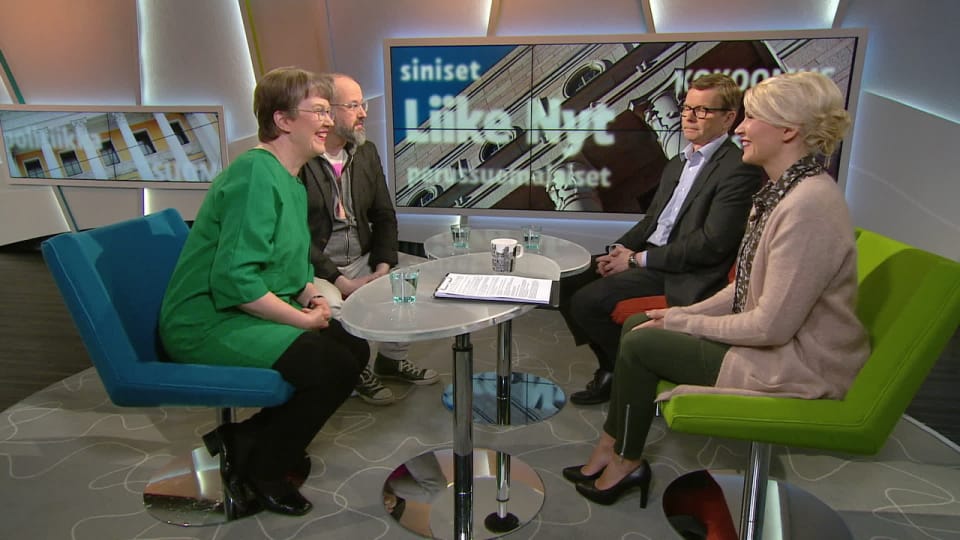 Politiikan Toimittajat Puivat Loikkauskohua Kokoomus Sammuttaa Palon Ja Sytyttaa Kaverin Nurkan Tuleen Yle Uutiset Yle Fi