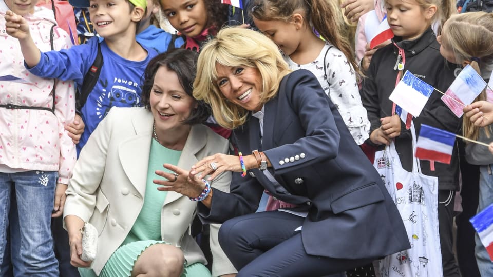 Video Jenni Haukio Ja Brigitte Macron Uudessa Lastensairaalassa Kavivat Myos Suomenlinnassa Tassa Paivan Kohokohdat Yle Uutiset Yle Fi