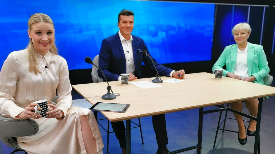 Ylen Aamu Tanaan Koska Suomesta Paasee Jalleen Lentamaan Lomalle Vieraana Finnairin Toimitusjohtaja Topi Manner Katso Lahetys Tasta Yle Uutiset Yle Fi