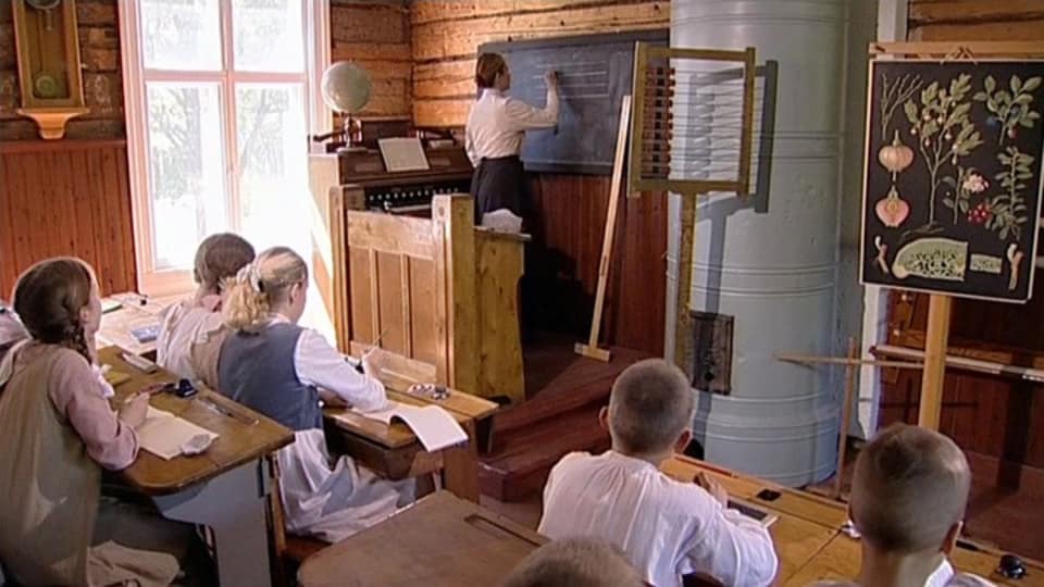 Itsenäisen Suomen oppivelvollisuuskoulu | Ihminen ja yhteiskunta |  Oppiminen 