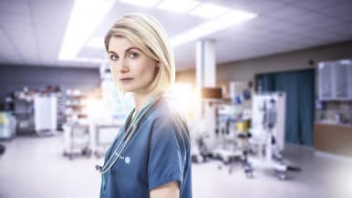 Neliosainen brittitrilleri Voit luottaa minuun kertoo sairaanhoitajasta, joka ottaa lääkärin identiteetin. Pääroolissa Jodie Whittaker