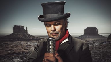 Jari Salmi on kuvitteellisen radiokanavan Tapporadion juontaja Kaino Kaipainen.