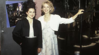 Jane Sarlund ja Baba Lybeck Kari Paljakan ohjaaman tv-elokuvan Baby Love kuvauksissa studiolla 1985.