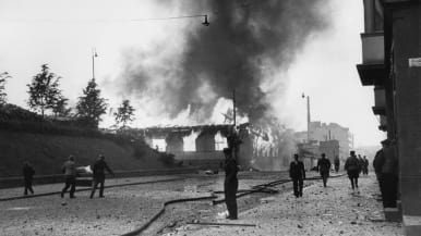 Palavia taloja Helsingin pommituksessa 9. heinäkuuta 1941.