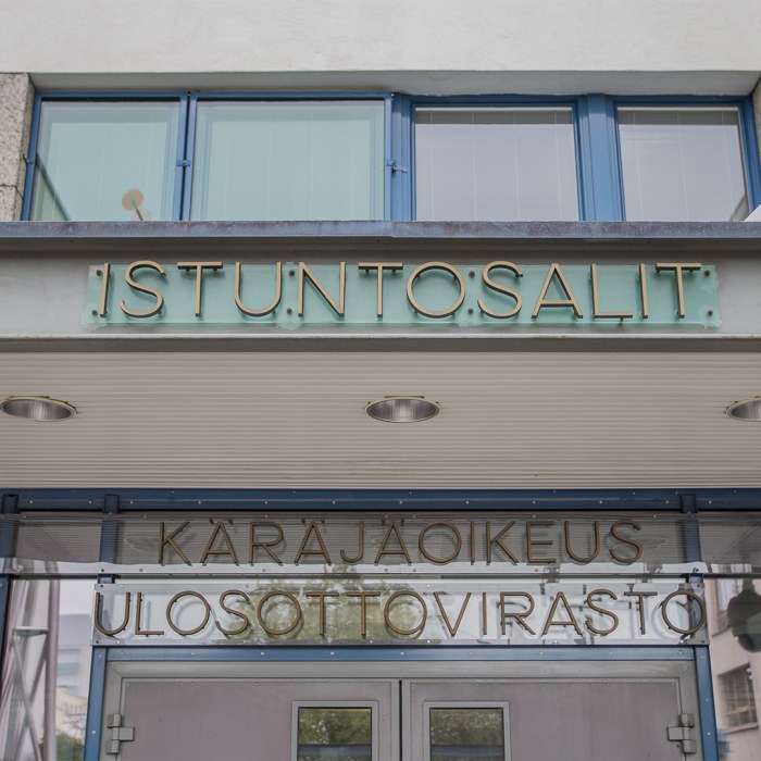Koirien hoidosta 25 000 euron lasku - poliisi ja kunta käräjille