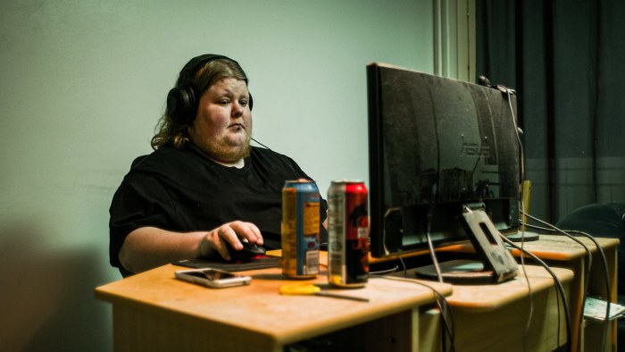 Ei Toita Opiskelupaikkaa Tai Kavereita Logged In Antaa Aanen Syrjaan Jatetyille Nuorille Miehille Dokumentit Yle Fi