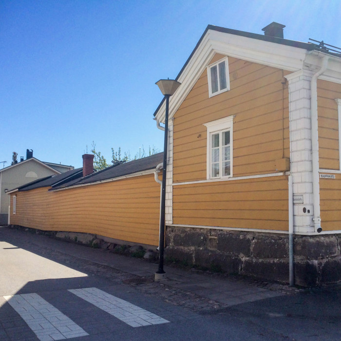 Onko Suomen pisin seinä Raahessa? – Skeittaavat kaverukset tekivät tästä  seinästä nähtävyyden | Egenland 