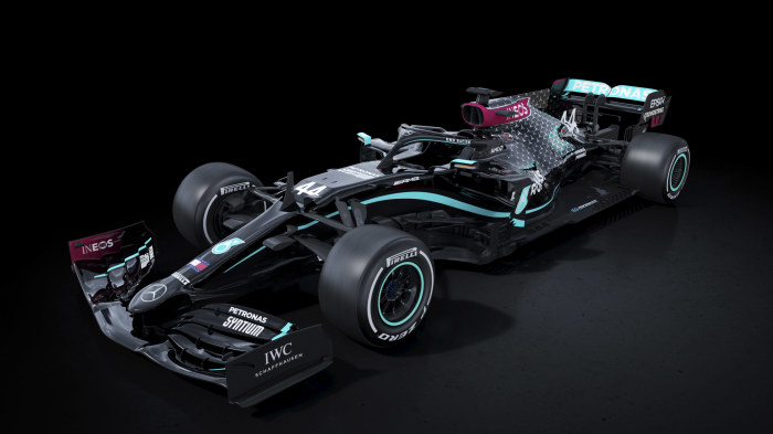 Silverpilarna Blir Svarta Formel 1 Stallet Mercedes Visar Sitt Stod For Blm Rorelsen Genom Att Mala Om Bilarna Infor Premiaren Sport Svenska Yle Fi