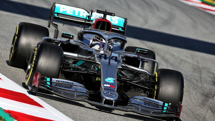 Silverpilarna Blir Svarta Formel 1 Stallet Mercedes Visar Sitt Stod For Blm Rorelsen Genom Att Mala Om Bilarna Infor Premiaren Sport Svenska Yle Fi