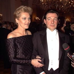 Kirka Babitzin ja Paula Nummela Tasavallan presidentin itsenäisyyspäivän vastaanotolla Presidentinlinnassa 1997