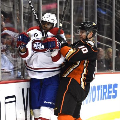 Anaheimin Corey Perry taklaa Montrealin PK Subbania.