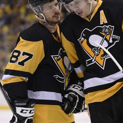 Pittsburghin Sidney Crosby ja Jevgeni Malkin