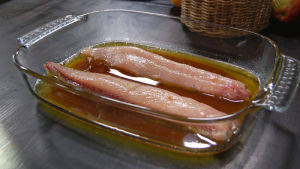 Ugnsbakad braxen som kräver mycket smör. Ugnsbakad braxen som kräver mycket smör.