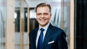 Konsumenterna måste börja beakta köttets ursprung, tycker Jari Latvanen. Jari Latvanen, VD för livsmedelsföretaget HKScan.