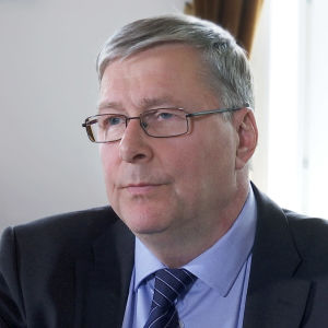 Valtakunnanvouti Juhani Toukola.