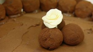 Mercedes fikontryfflar med tillhörande chokladtårta