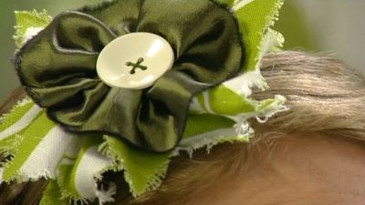 Diadem med tygblomma