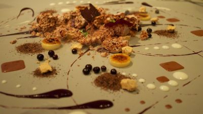 En präktig efterrätt från restaurang Alinea i New York.