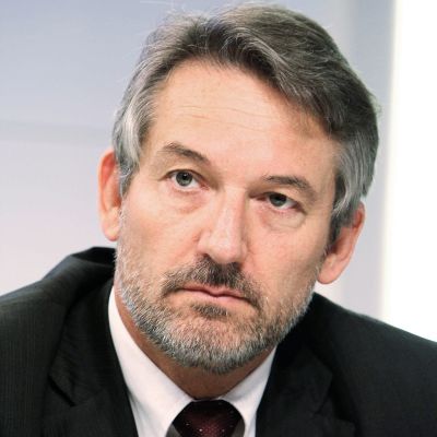 Tom Mockridge.