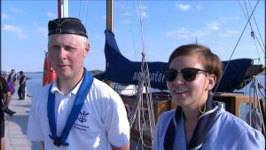 Skepparen Kalle Halme och Sjörådets ordförande Jessica West. Skepparen Kalle Halme och Sjörådets ordförande Jessica West.