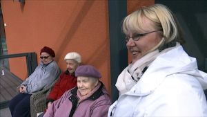 perhekodin asukkaat perhepotretissa